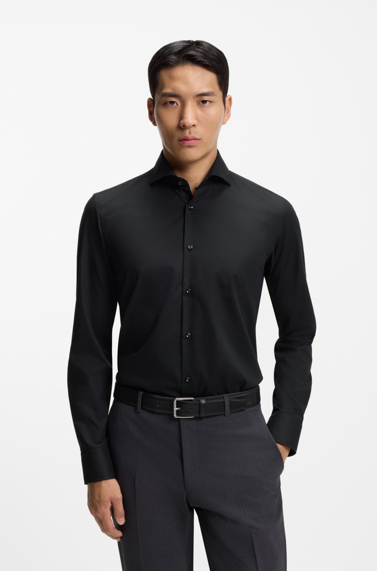 Wrinkle-resistant slim-fit shirt in cotton twill