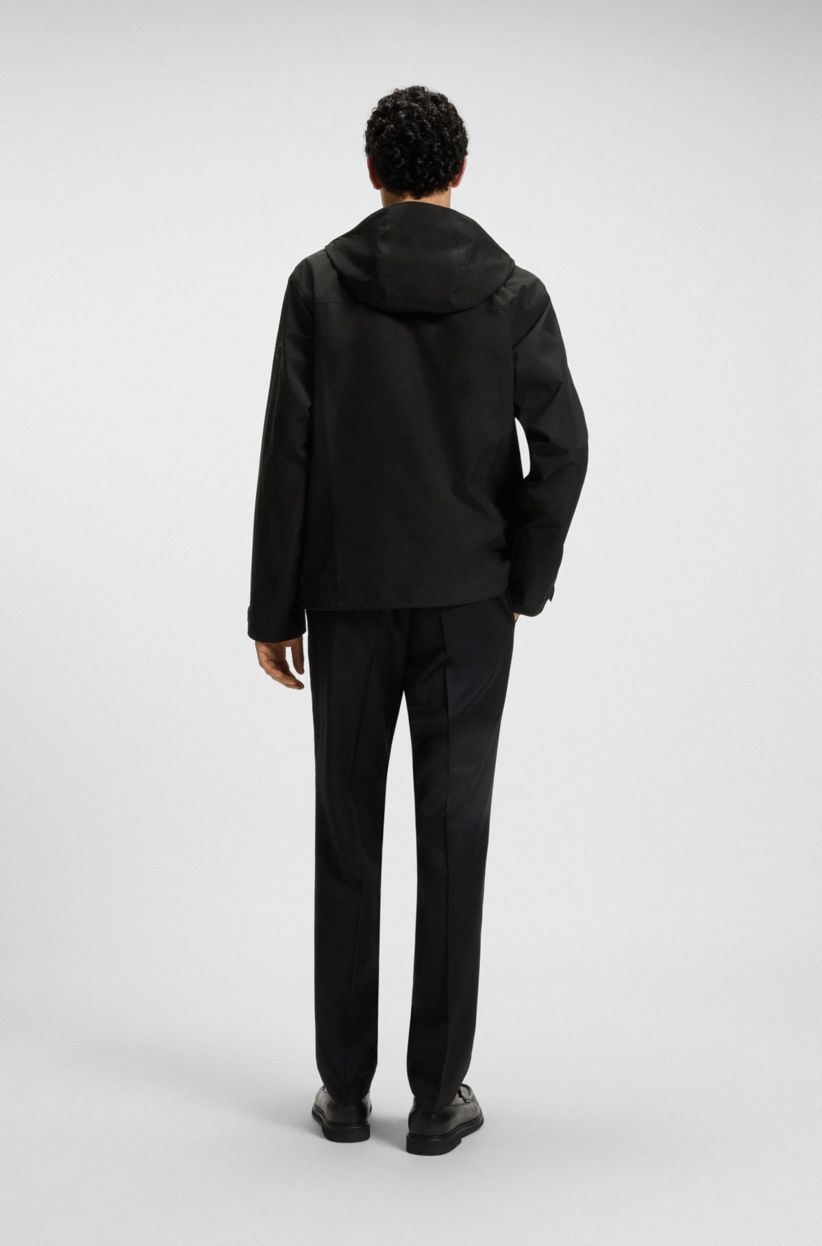 Mesh-lined jacket with water-repellent finish