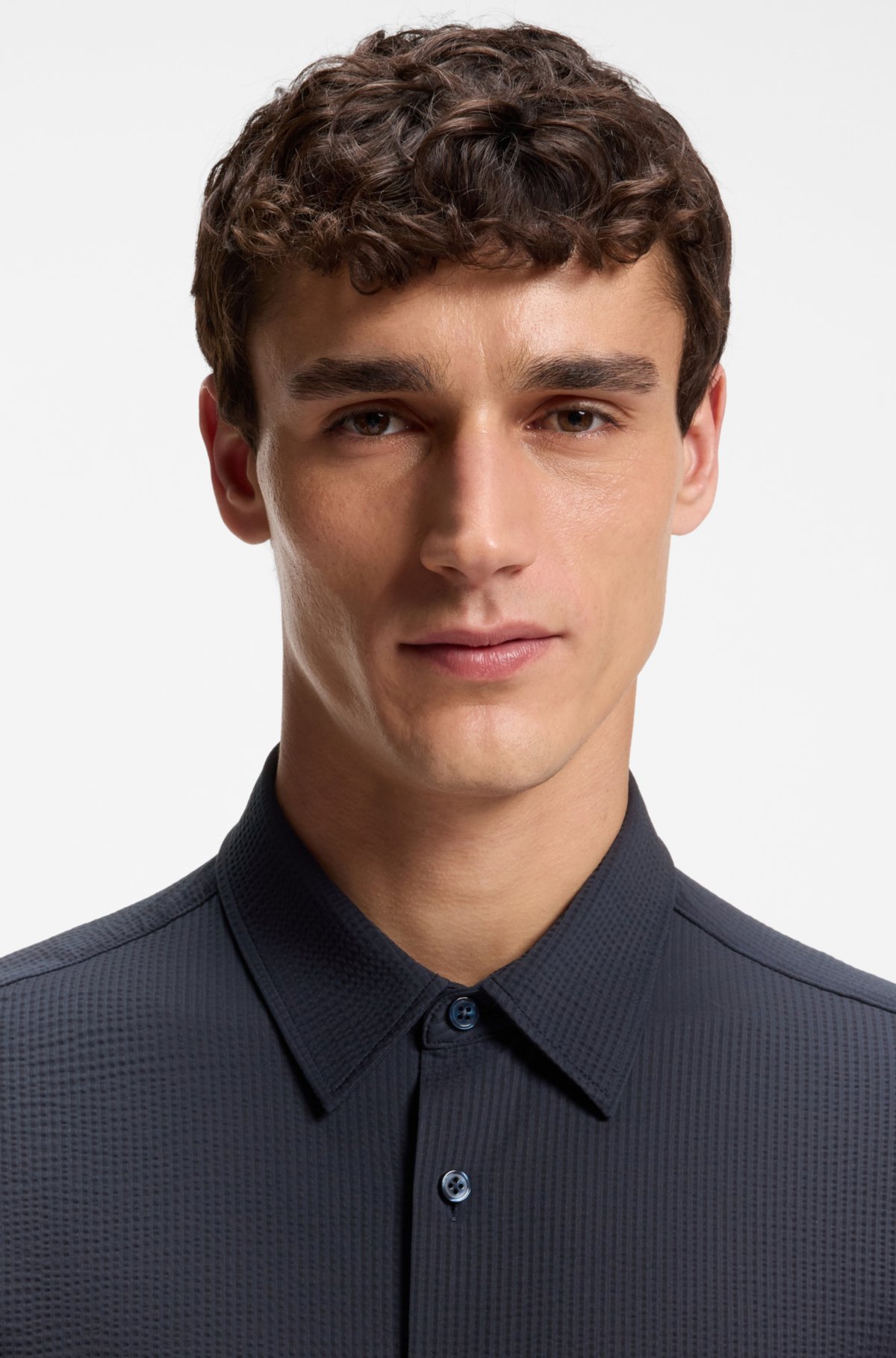 Slim-fit shirt in Italian performance-stretch seersucker