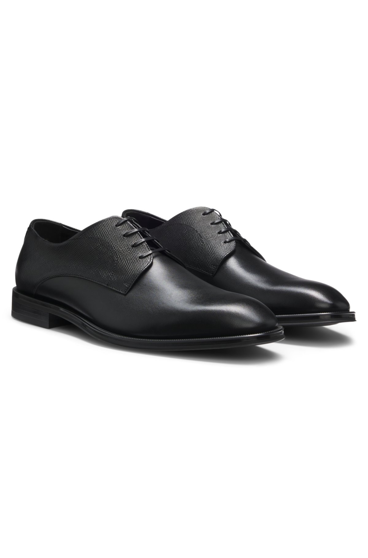 Derby shoes in textured and smooth leather