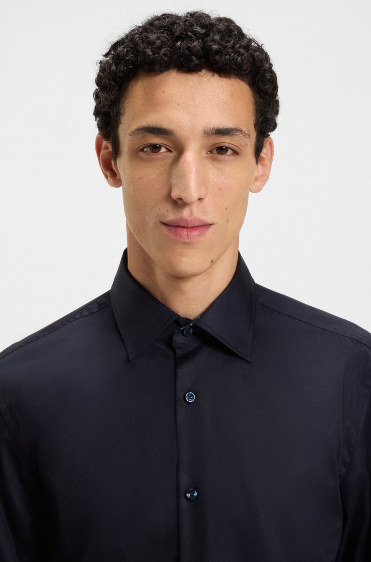 Easy-iron slim-fit shirt in cotton poplin