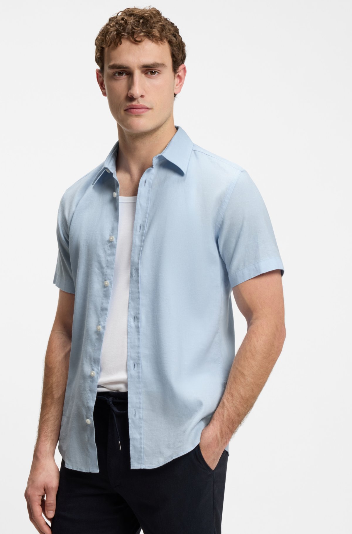 Slim-fit shirt in stretch linen