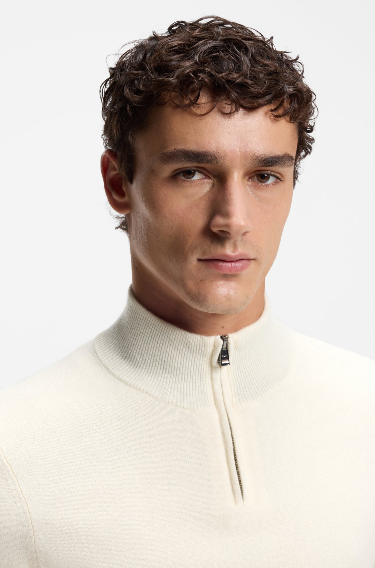 Wool-cashmere sweater with zip neck