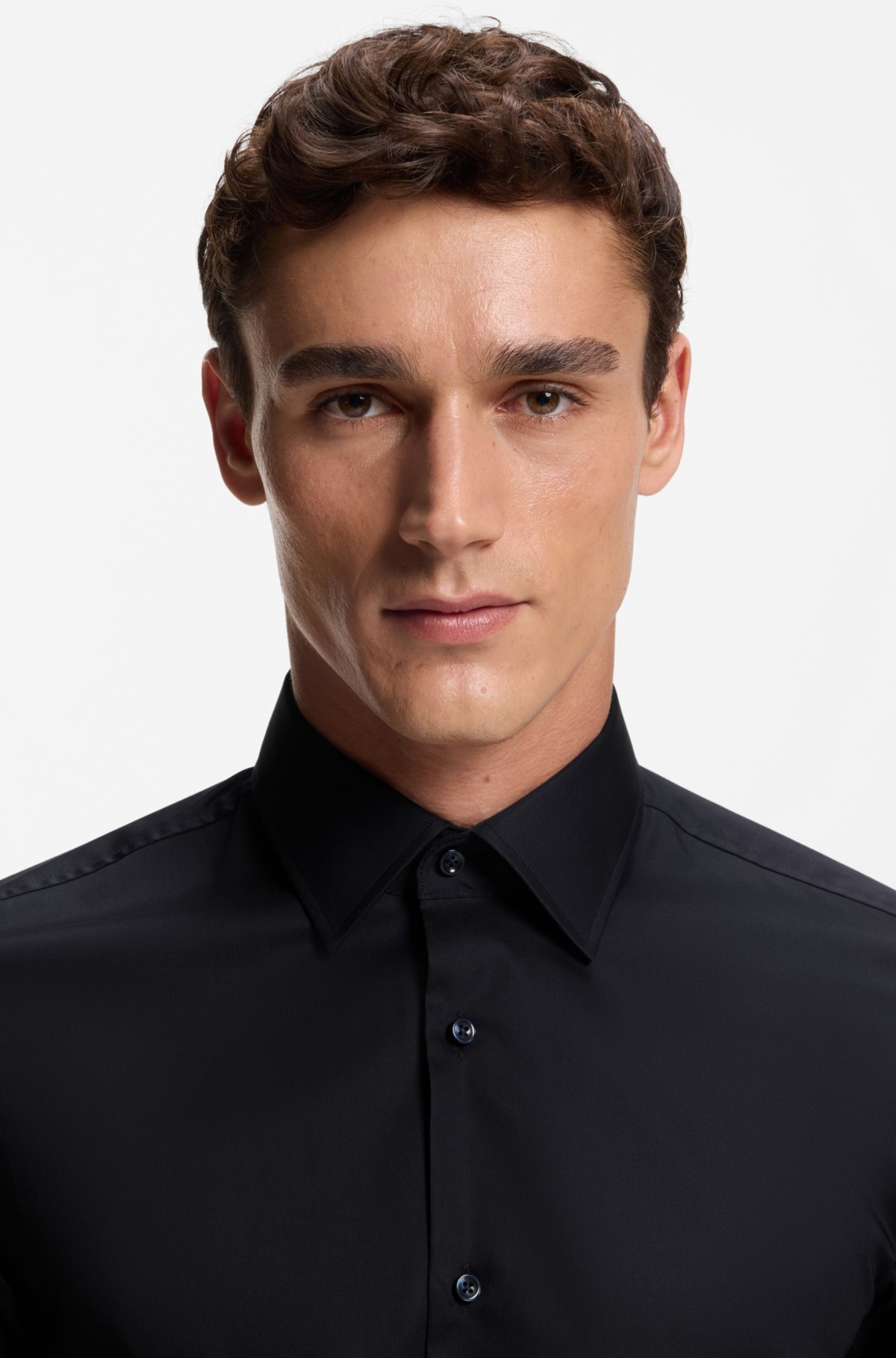 Easy-iron slim-fit shirt in cotton poplin