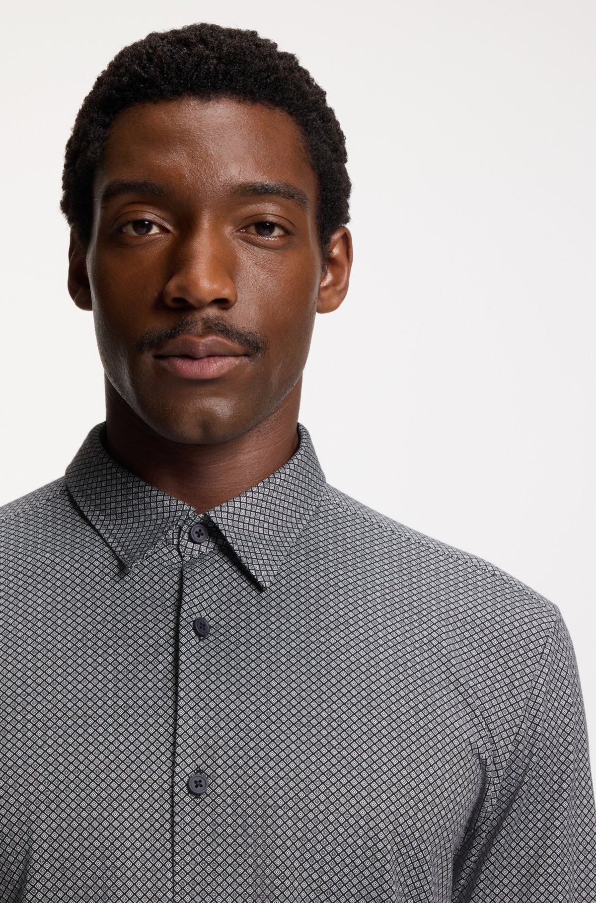 Printed slim-fit shirt in flex-weave fabric