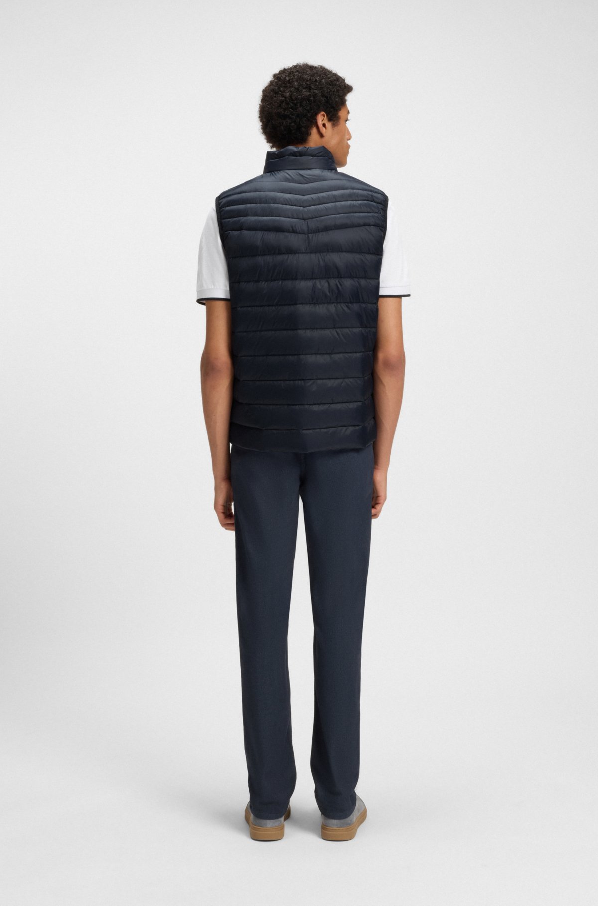 Packable gilet in water-repellent fabric